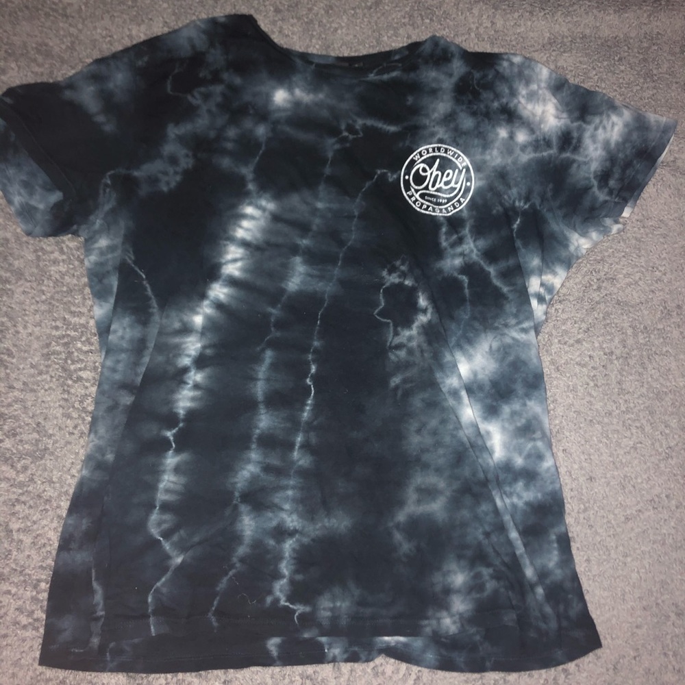 Obey t-shirt